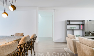 Villa de lujo modernista en venta a un paso de la playa y de todos los servicios en San Pedro, Marbella 58642 