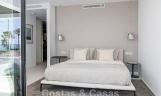 Villa de lujo modernista en venta a un paso de la playa y de todos los servicios en San Pedro, Marbella 58649 