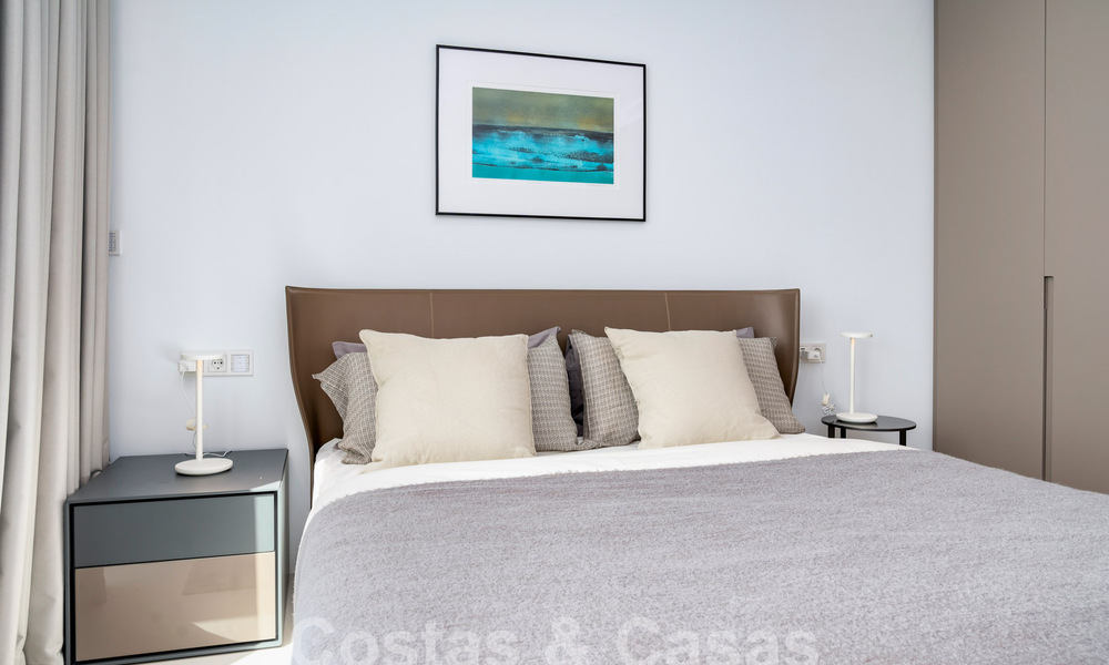 Villa de lujo modernista en venta a un paso de la playa y de todos los servicios en San Pedro, Marbella 58656