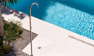 Villa de lujo modernista en venta a un paso de la playa y de todos los servicios en San Pedro, Marbella 58685 