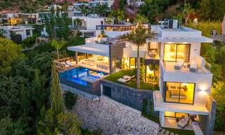 Prestigiosa y moderna villa de lujo en venta con impresionantes vistas al mar en urbanización cerrada en Marbella - Benahavis 58696 