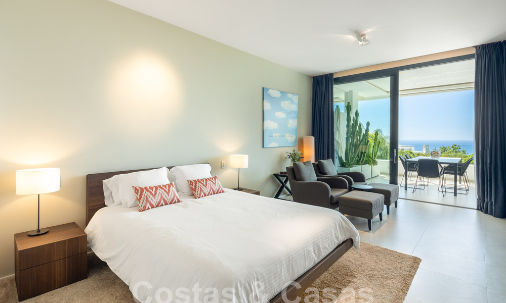 Moderno ático en venta con fenomenales vistas al mar en la exclusiva Sierra Blanca en Marbella 58738