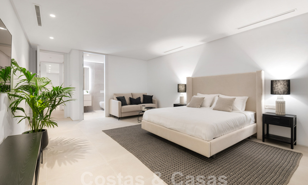 Villa de lujo en venta, lista para entrar a vivir, a poca distancia de Puerto Banús y de la playa en San Pedro, Marbella 59013