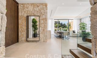 Villa de lujo en venta, lista para entrar a vivir, a poca distancia de Puerto Banús y de la playa en San Pedro, Marbella 59020 