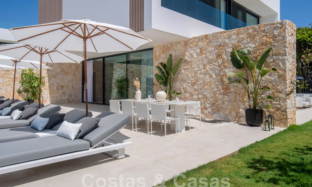 Villa de lujo en venta, lista para entrar a vivir, a poca distancia de Puerto Banús y de la playa en San Pedro, Marbella 59026