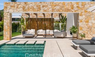 Villa de lujo en venta, lista para entrar a vivir, a poca distancia de Puerto Banús y de la playa en San Pedro, Marbella 59028 