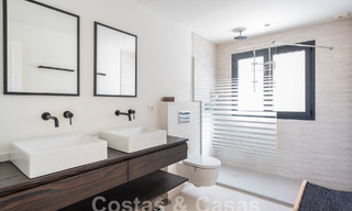 Villa de lujo andaluza con encanto atemporal en venta en primera línea de golf en Benahavis - Marbella 58839 