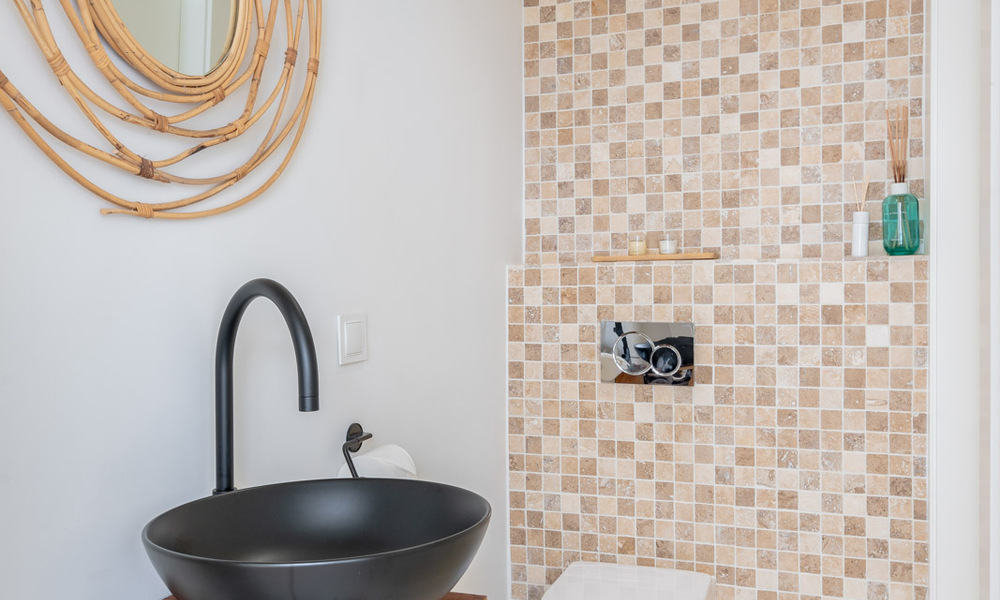 Villa de lujo andaluza con encanto atemporal en venta en primera línea de golf en Benahavis - Marbella 58843