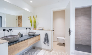 Villa de lujo andaluza con encanto atemporal en venta en primera línea de golf en Benahavis - Marbella 58847 