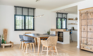 Villa de lujo andaluza con encanto atemporal en venta en primera línea de golf en Benahavis - Marbella 58860 