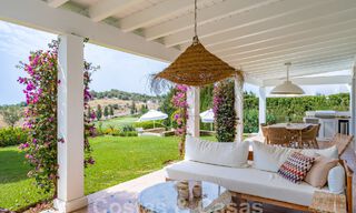 Villa de lujo andaluza con encanto atemporal en venta en primera línea de golf en Benahavis - Marbella 58864 