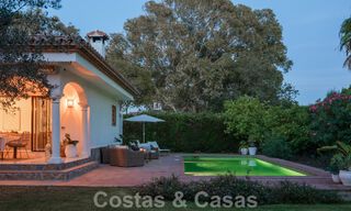 Villa tradicional de una sola planta en venta, cerca de la playa en la Nueva Milla de Oro, Marbella - Estepona 58904 