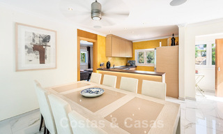 Villa en venta con gran jardín cerca de servicios en Marbella Este 58933 