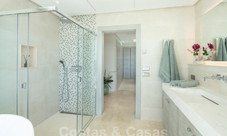 Villa de lujo mediterránea con vistas panorámicas al mar en venta en el valle del golf de Nueva Andalucia en Marbella 59103 