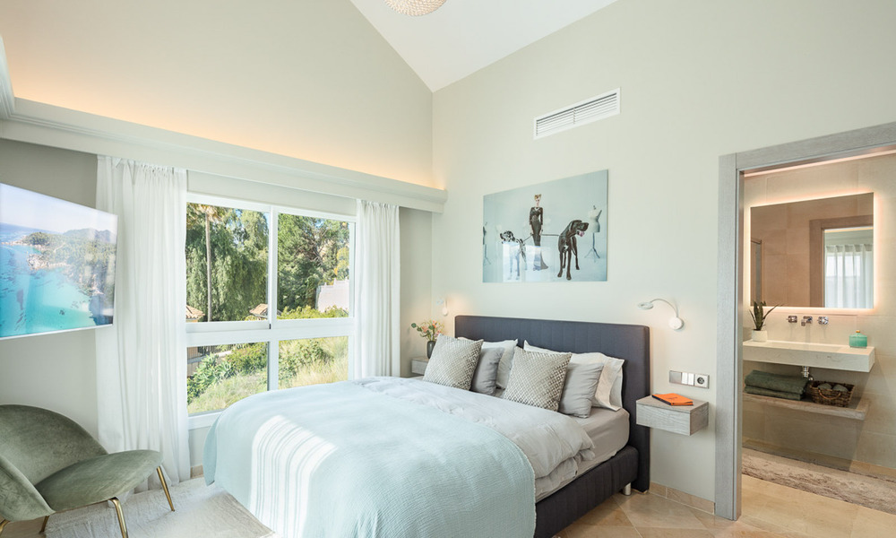 Villa de lujo mediterránea con vistas panorámicas al mar en venta en el valle del golf de Nueva Andalucia en Marbella 59113