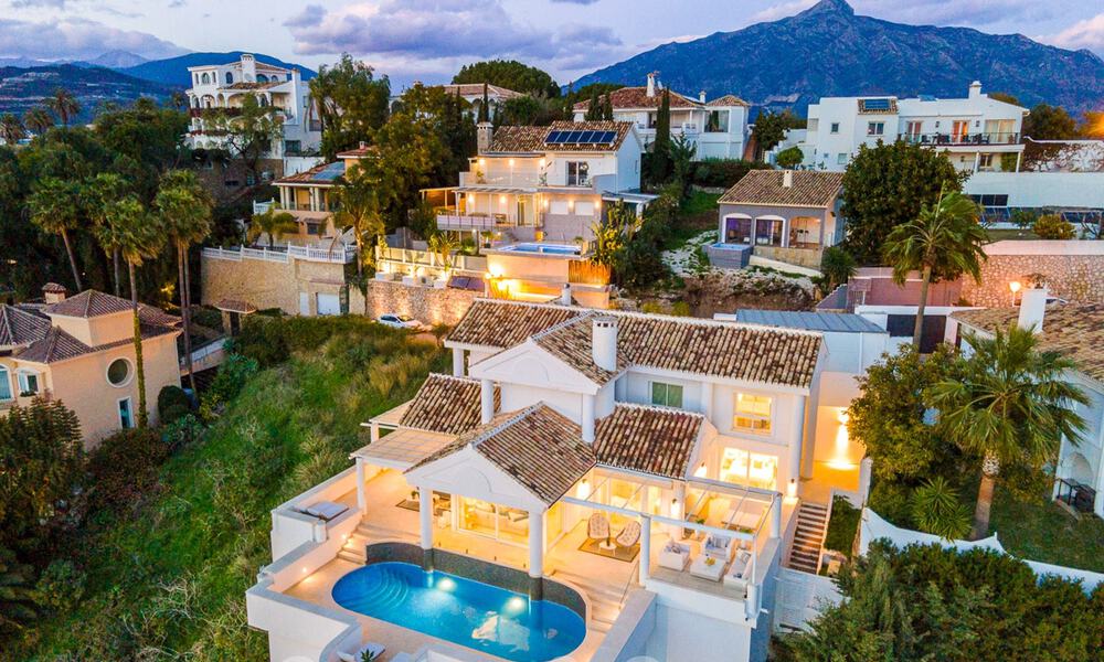Villa de lujo mediterránea con vistas panorámicas al mar en venta en el valle del golf de Nueva Andalucia en Marbella 59117