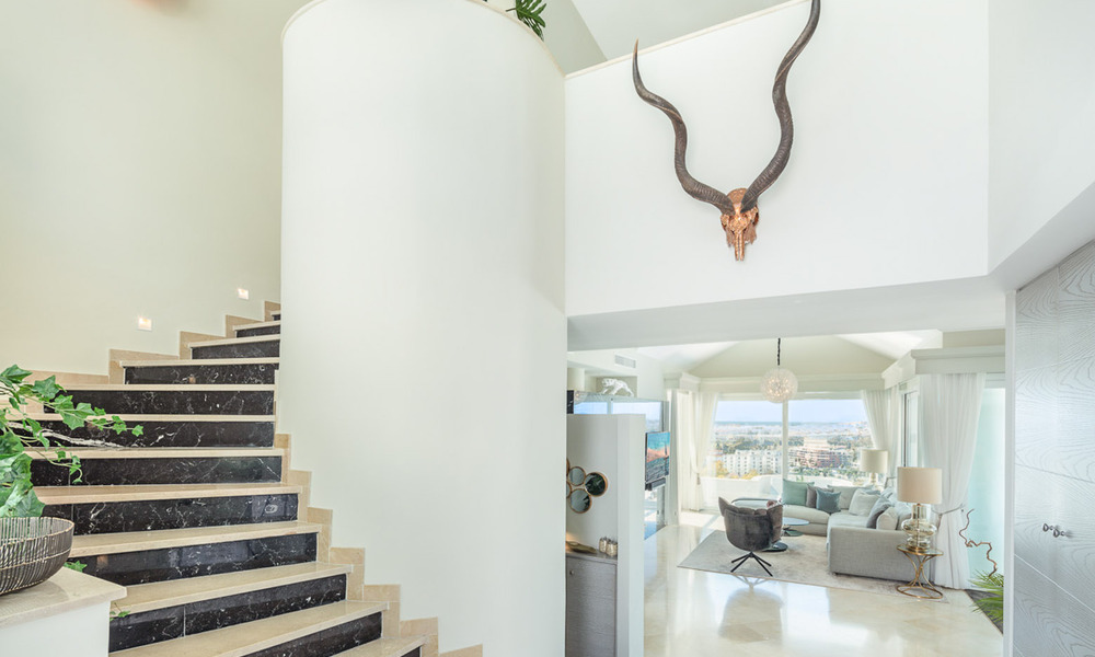 Villa de lujo mediterránea con vistas panorámicas al mar en venta en el valle del golf de Nueva Andalucia en Marbella 59119