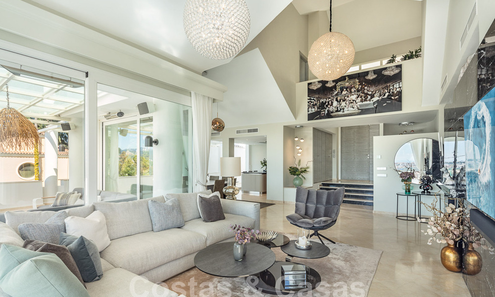 Villa de lujo mediterránea con vistas panorámicas al mar en venta en el valle del golf de Nueva Andalucia en Marbella 59120