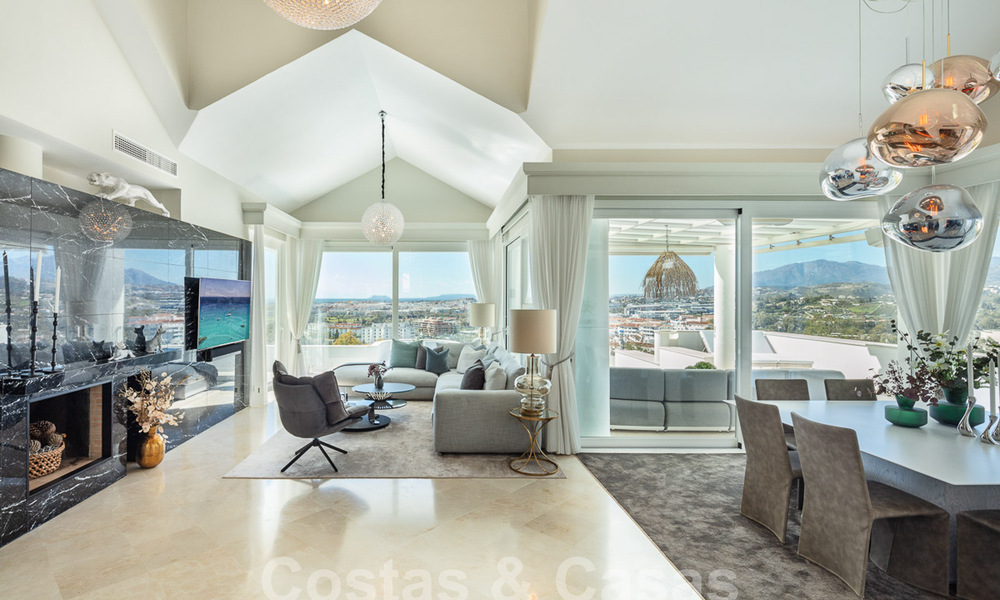 Villa de lujo mediterránea con vistas panorámicas al mar en venta en el valle del golf de Nueva Andalucia en Marbella 59123