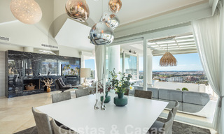 Villa de lujo mediterránea con vistas panorámicas al mar en venta en el valle del golf de Nueva Andalucia en Marbella 59124 
