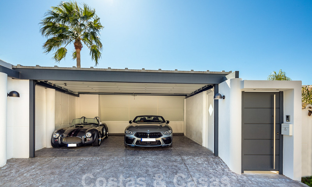 Villa de lujo mediterránea con vistas panorámicas al mar en venta en el valle del golf de Nueva Andalucia en Marbella 59132