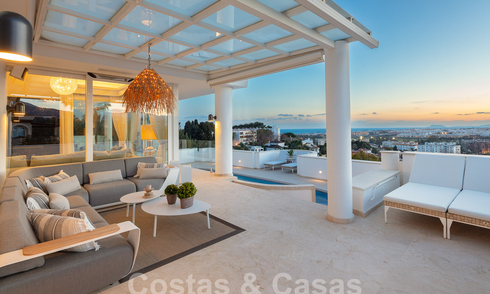 Villa de lujo mediterránea con vistas panorámicas al mar en venta en el valle del golf de Nueva Andalucia en Marbella 59135