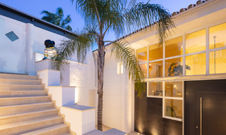 Villa de lujo mediterránea con vistas panorámicas al mar en venta en el valle del golf de Nueva Andalucia en Marbella 59138 