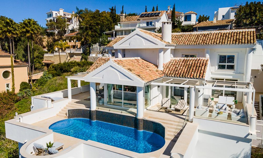 Villa de lujo mediterránea con vistas panorámicas al mar en venta en el valle del golf de Nueva Andalucia en Marbella 59139