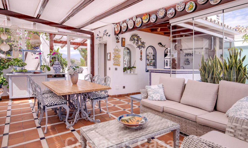 Ático en venta con solárium y vistas de 360°, a un paso de la playa y del centro de Puerto Banús, Marbella 59045