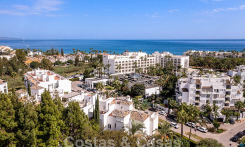 Ático en venta con solárium y vistas de 360°, a un paso de la playa y del centro de Puerto Banús, Marbella 59064