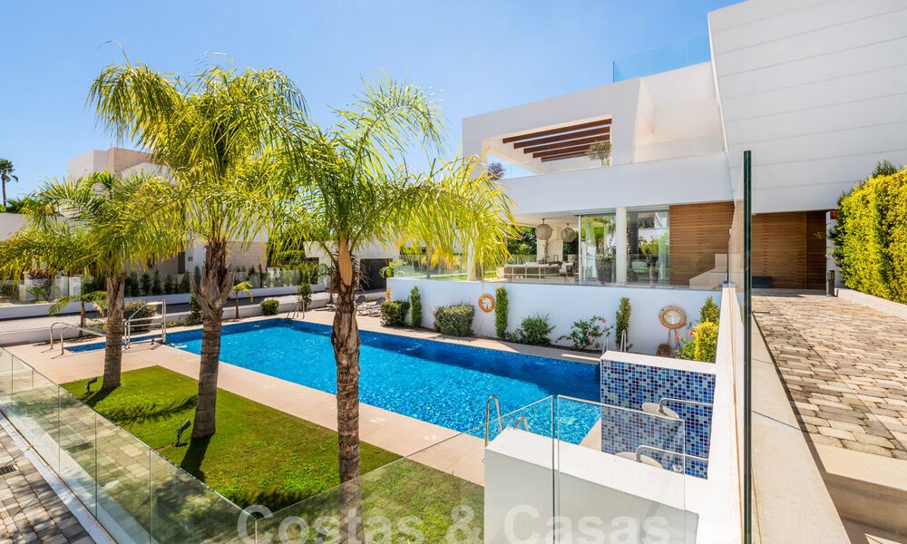 Moderna villa de lujo en venta a poca distancia de la playa y del centro de San Pedro, Marbella 59180