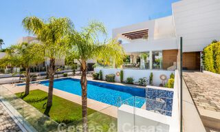 Moderna villa de lujo en venta a poca distancia de la playa y del centro de San Pedro, Marbella 59180 