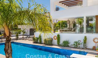 Moderna villa de lujo en venta a poca distancia de la playa y del centro de San Pedro, Marbella 59181 