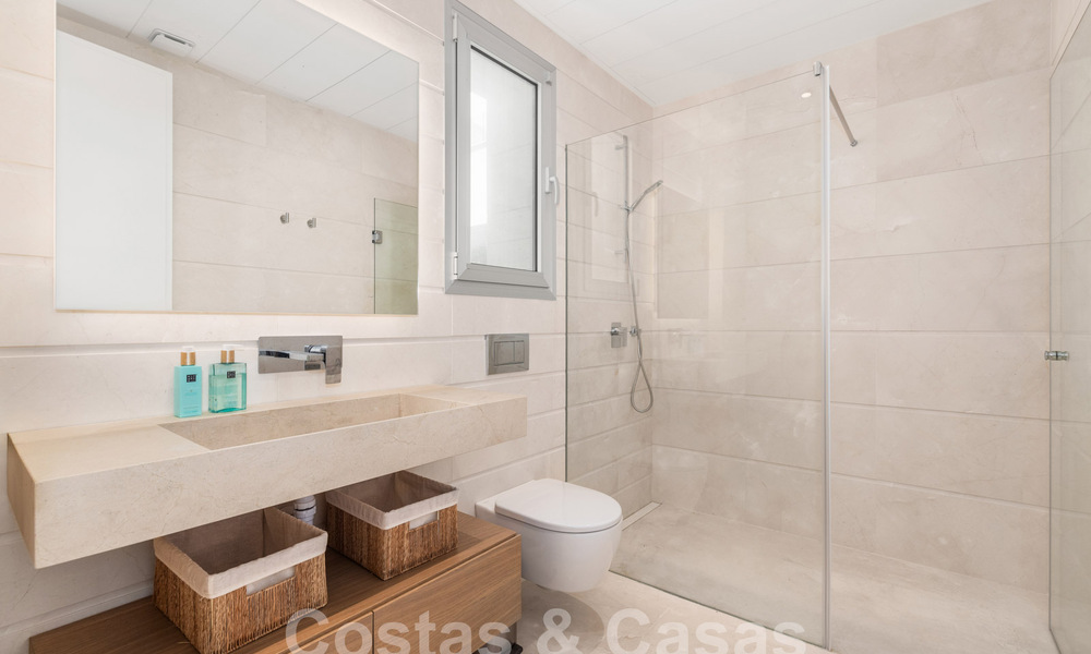 Moderna villa de lujo en venta a poca distancia de la playa y del centro de San Pedro, Marbella 59190