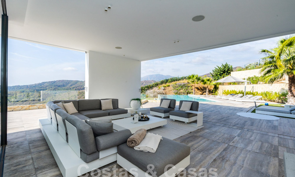 Moderna villa de lujo en venta con vistas al mar en urbanización cerrada rodeada de naturaleza en Marbella - Benahavis 59219