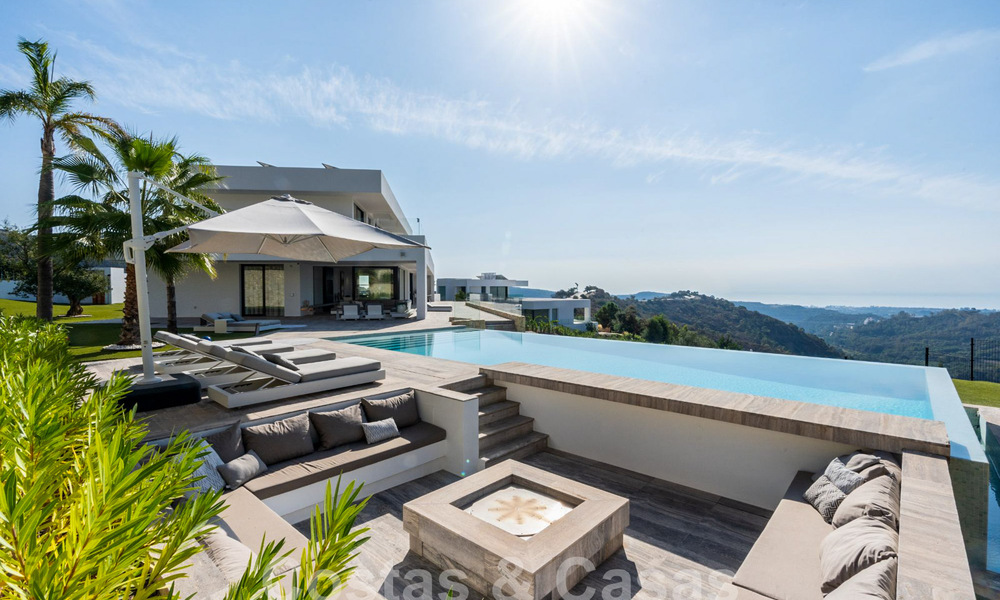 Moderna villa de lujo en venta con vistas al mar en urbanización cerrada rodeada de naturaleza en Marbella - Benahavis 59225