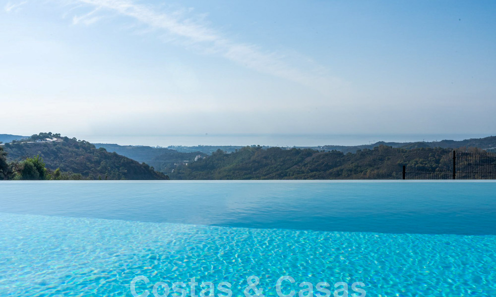 Moderna villa de lujo en venta con vistas al mar en urbanización cerrada rodeada de naturaleza en Marbella - Benahavis 59226