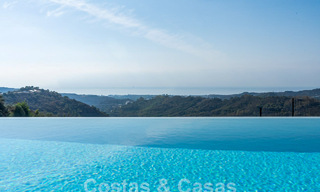 Moderna villa de lujo en venta con vistas al mar en urbanización cerrada rodeada de naturaleza en Marbella - Benahavis 59226 