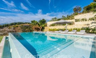Moderna villa de lujo en venta con vistas al mar en urbanización cerrada rodeada de naturaleza en Marbella - Benahavis 59231 