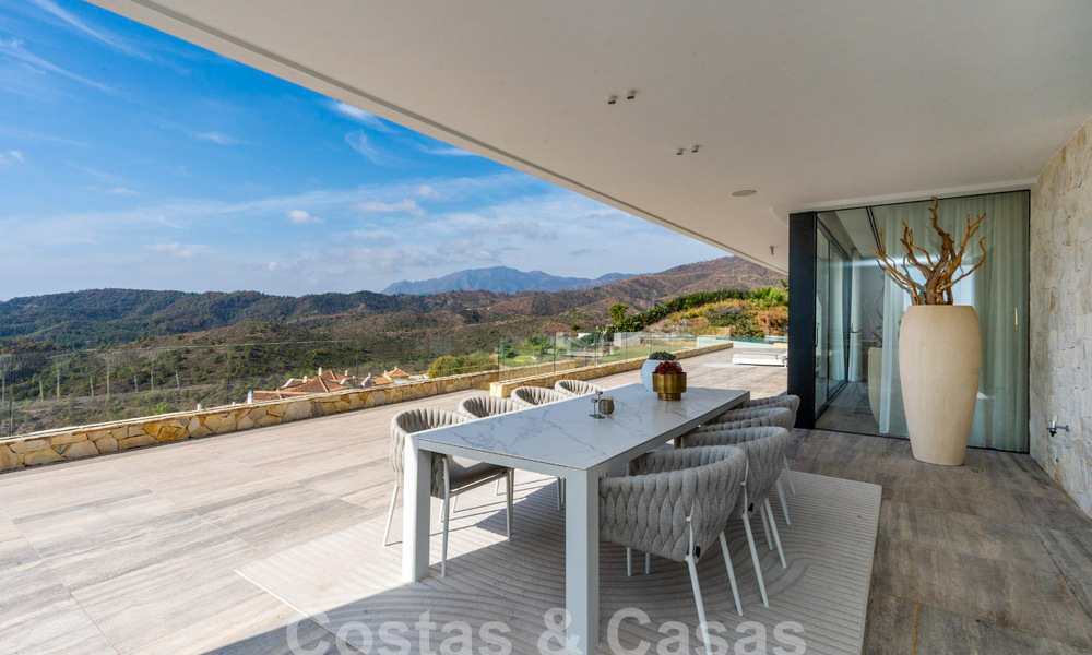 Moderna villa de lujo en venta con vistas al mar en urbanización cerrada rodeada de naturaleza en Marbella - Benahavis 59233