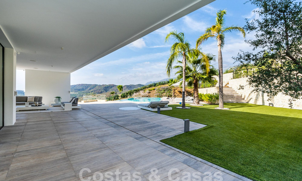 Moderna villa de lujo en venta con vistas al mar en urbanización cerrada rodeada de naturaleza en Marbella - Benahavis 59239