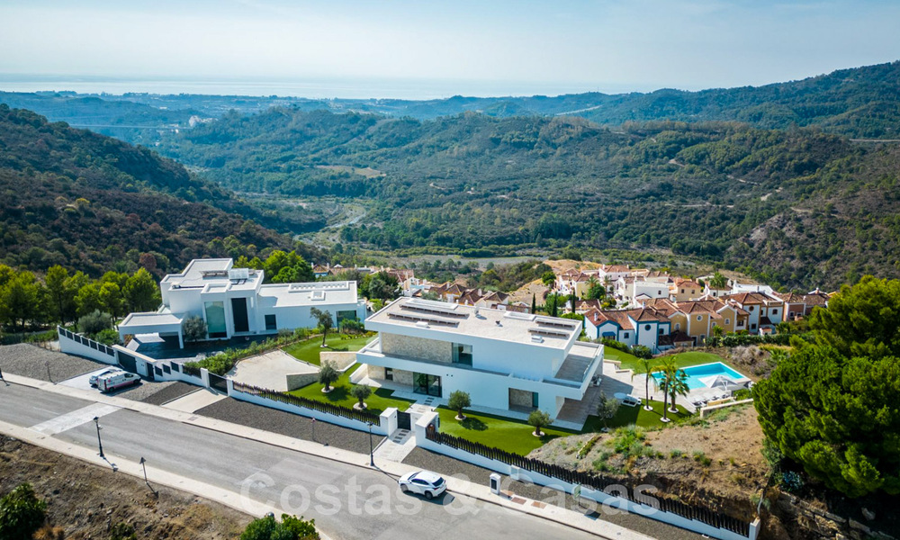 Moderna villa de lujo en venta con vistas al mar en urbanización cerrada rodeada de naturaleza en Marbella - Benahavis 59242