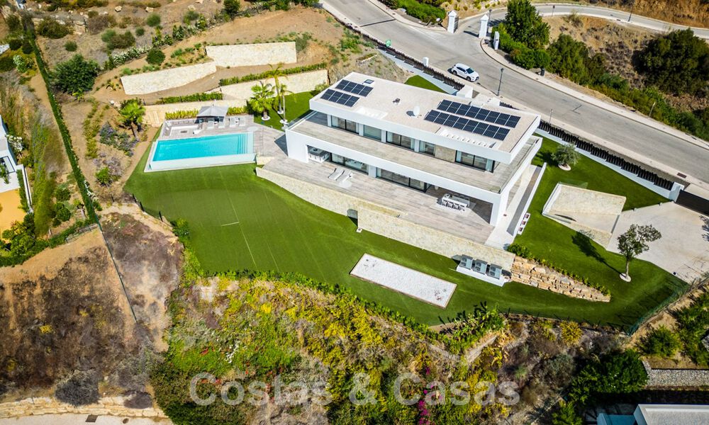 Moderna villa de lujo en venta con vistas al mar en urbanización cerrada rodeada de naturaleza en Marbella - Benahavis 59243
