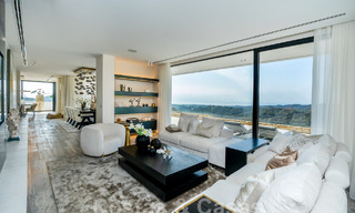 Moderna villa de lujo en venta con vistas al mar en urbanización cerrada rodeada de naturaleza en Marbella - Benahavis 59249 