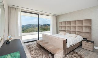 Moderna villa de lujo en venta con vistas al mar en urbanización cerrada rodeada de naturaleza en Marbella - Benahavis 59258 