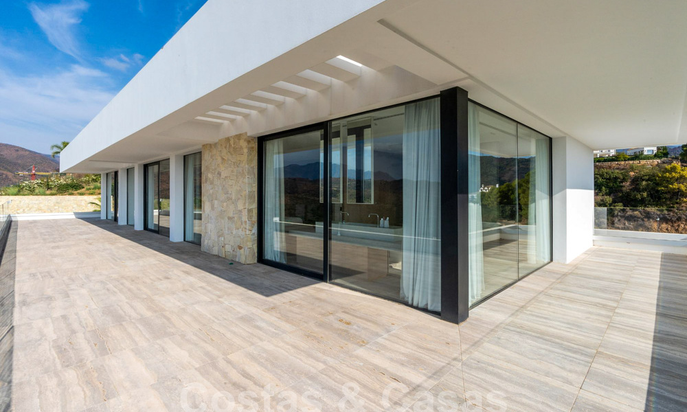 Moderna villa de lujo en venta con vistas al mar en urbanización cerrada rodeada de naturaleza en Marbella - Benahavis 59266