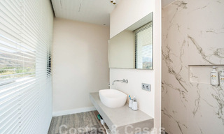 Moderna villa de lujo en venta con vistas al mar en urbanización cerrada rodeada de naturaleza en Marbella - Benahavis 59269 