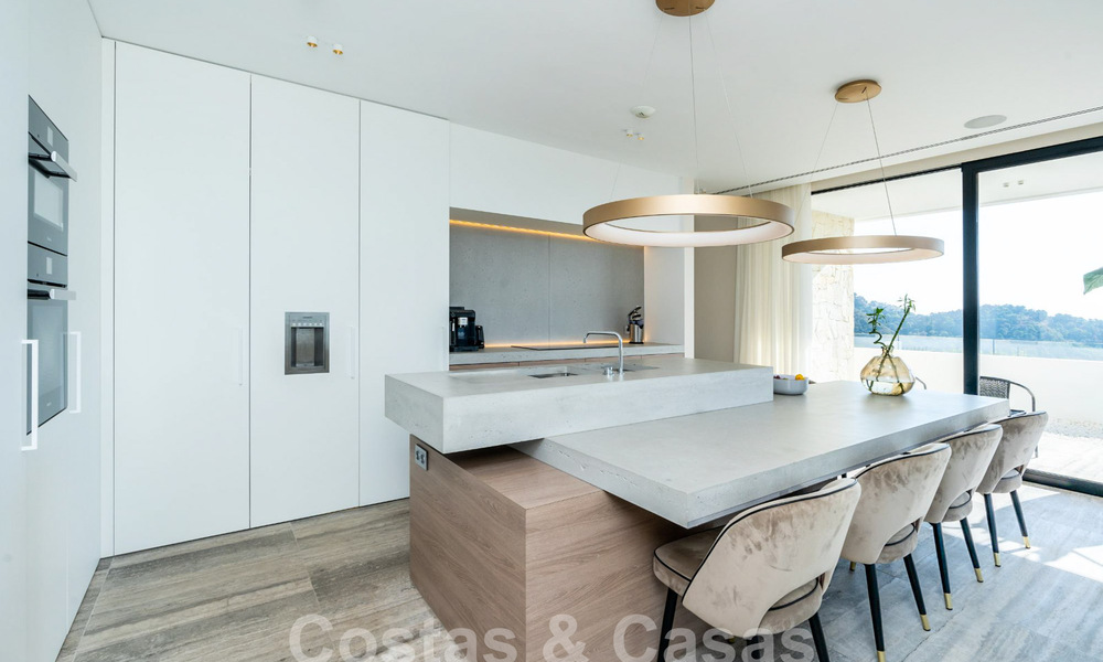 Moderna villa de lujo en venta con vistas al mar en urbanización cerrada rodeada de naturaleza en Marbella - Benahavis 59277