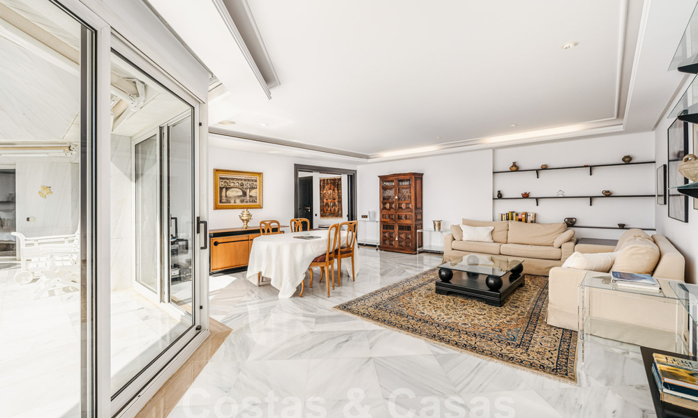 Apartamento de lujo en complejo en primera línea de playa en venta en Marbella centro 59284