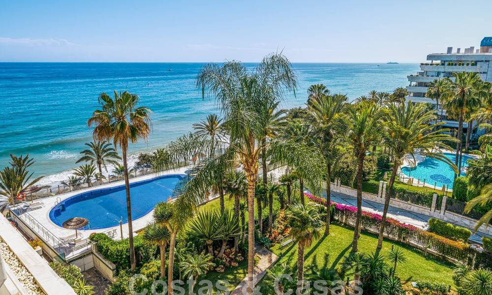 Apartamento de lujo en complejo en primera línea de playa en venta en Marbella centro 59286